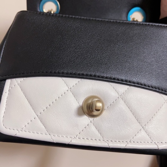 Chanel square mini single flap - Picture 10 of 16